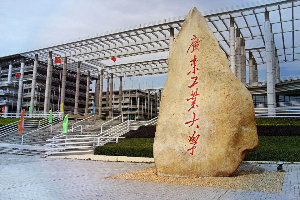 100吨不锈钢水箱--广东工业大学